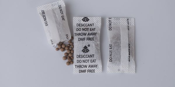 天然礦物干燥劑｜環(huán)保無(wú)腐，全場(chǎng)景防潮守護(hù)神